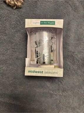 Midwest Seasons Silver Holiday Lantern nightlight plugin - Lights in the Night